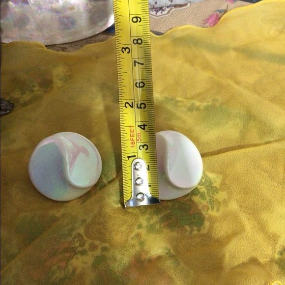 Vintage Retro Button Earrings 1960’s Lucite Iridescent White Swirl Pierced - Picture 10 of 14